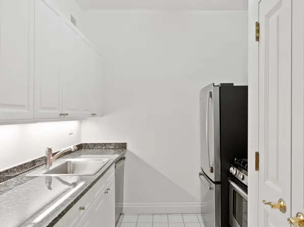 350 East 82nd Street image 6 of 13