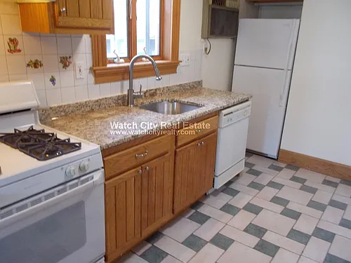 92 Lowell St Photo 1