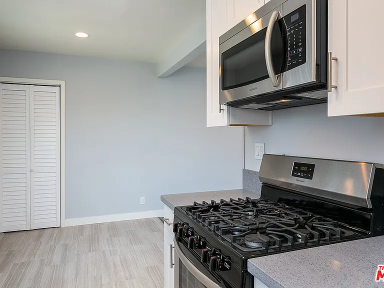 1136 Spazier Ave #10 — Photo 12