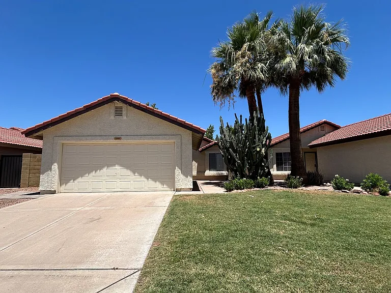 2338 W Orchid Ln — Photo 2
