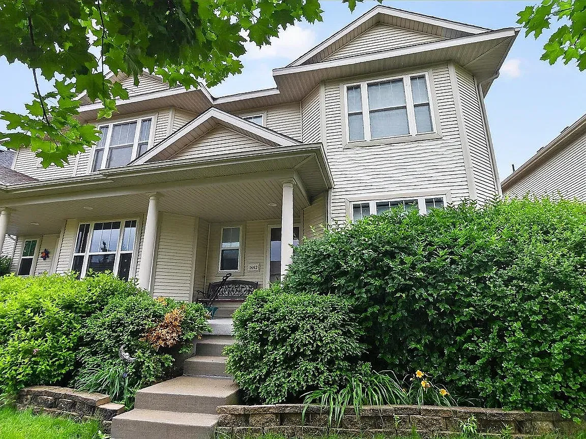 3 bed, 3.5 bath, 1912 sqft, $2,800 — Photo 1
