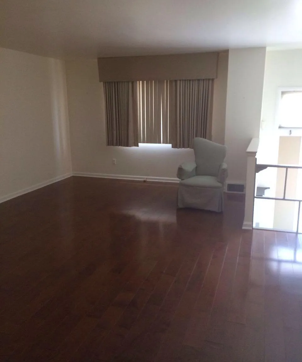 3 bed, 1.5 bath, 1600 sqft, $1,800 — Photo 2
