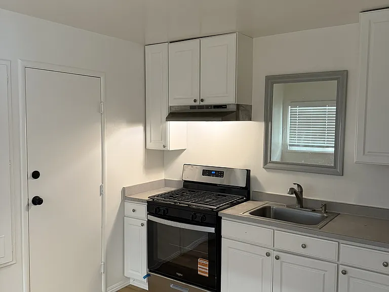 85 Citrus Ave #5 — Photo 3