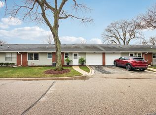 7405 Chevy Chase Ct, Fox Lake, IL