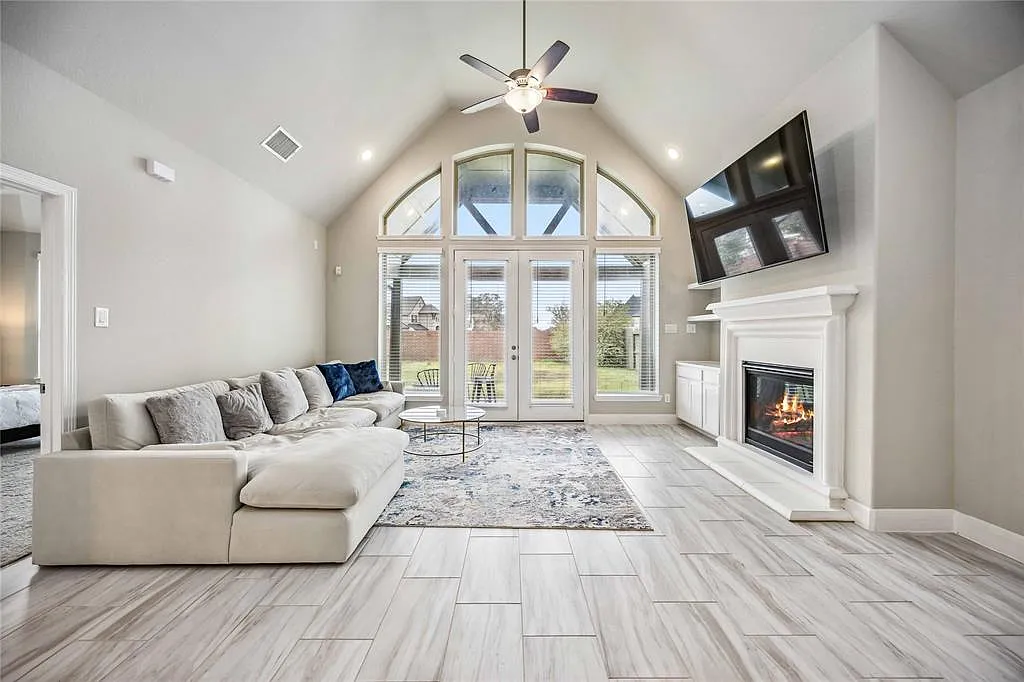 3 bed, 1710 sqft, $2,600 — Photo 4