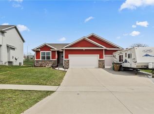 971 Bridgeview St, Polk City, IA 50226
