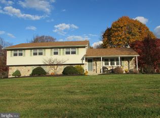 949 Hickory Dr, Blue Bell, PA 19422