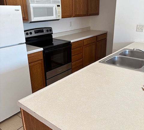 3rd image of 503 Park St