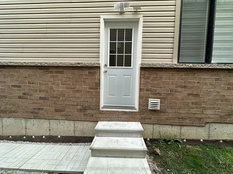 30 Clipper Ln #BASEMENT — Photo 11