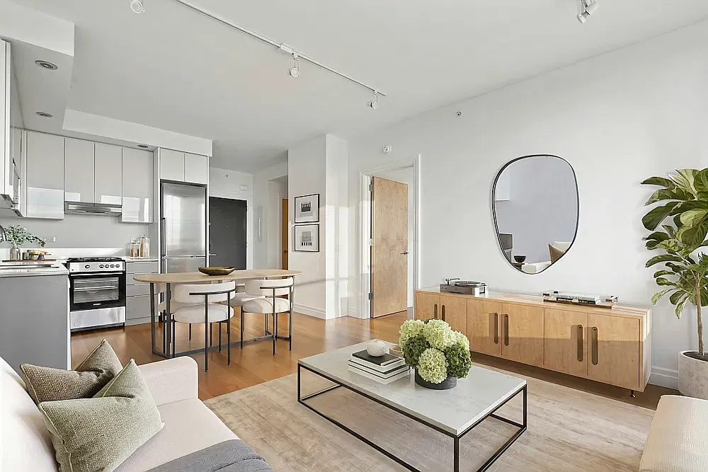 300 Ashland Place — Photo 2