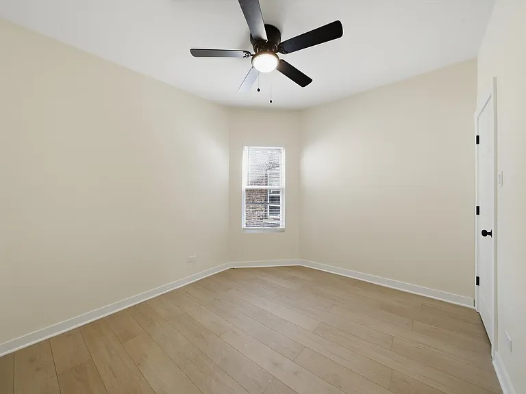 4957 W Superior St #2 — Photo 8
