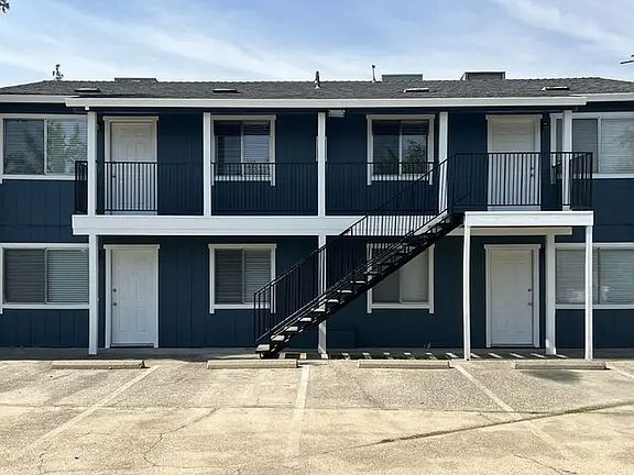 2nd image of 636 Lake Blvd #330-3