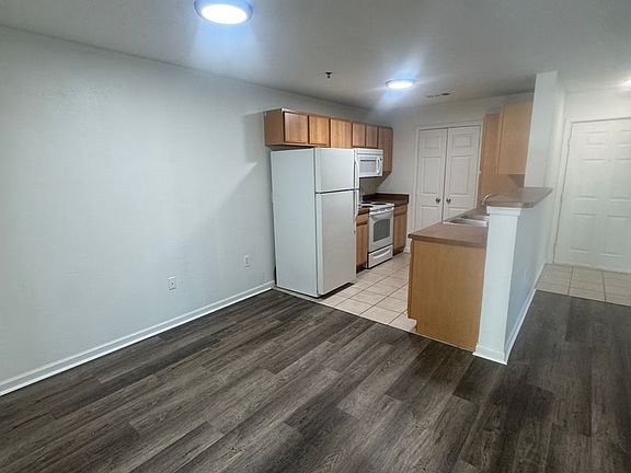 2nd image of 1525 Spring Place Rd SE #324