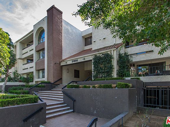 2nd image of 21650 Burbank Blvd Unit 201