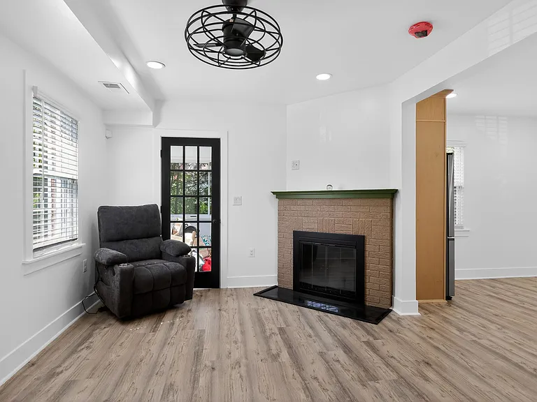 2112 34th St SE — Photo 16