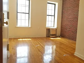 Rented by Lang Realty LLC