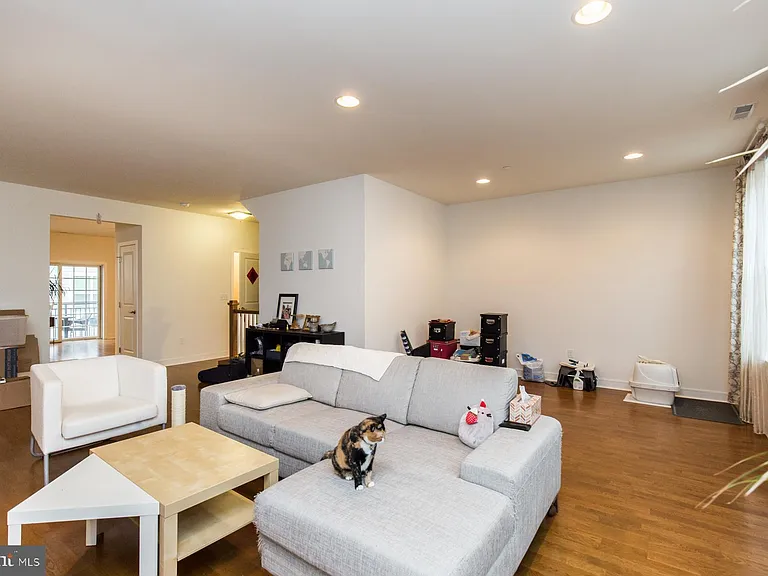 207 Brinley Ct — Photo 4