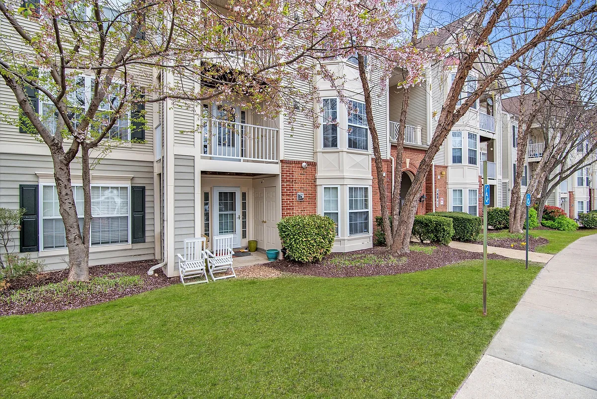 Building Photo - 18811 Sparkling Water Dr #5201