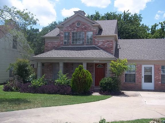 3rd image of 1500 Windy Park Dr