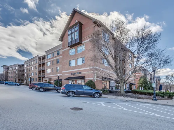 935 Burlington Ave Unit 304, Downers Grove, IL 60515