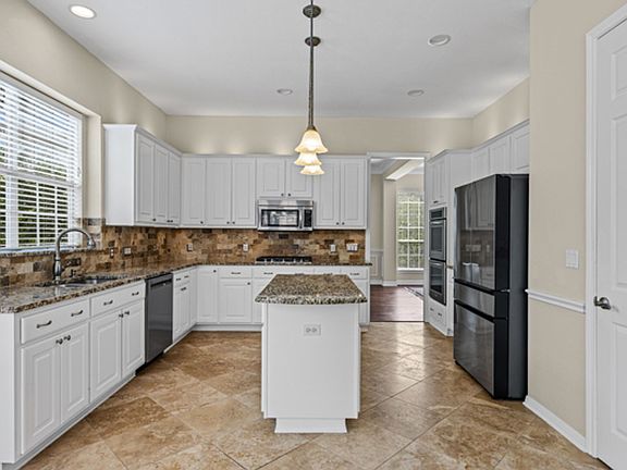 5th image of 10648 Bramblecrest Dr