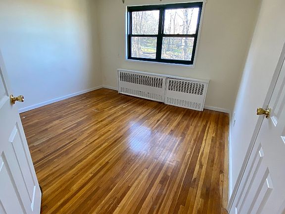 4th image of 81 Beacon Hill Dr #9N1