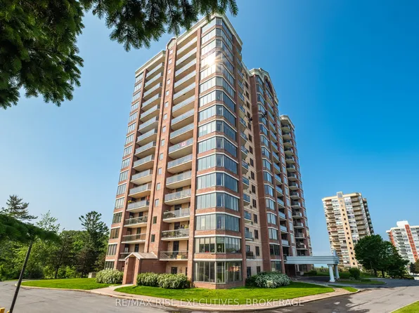 1000 King St W #102, Kingston, ON K7M 8H3