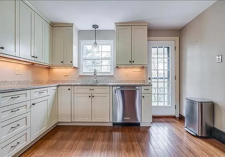 1224 Windermere Dr — Photo 17