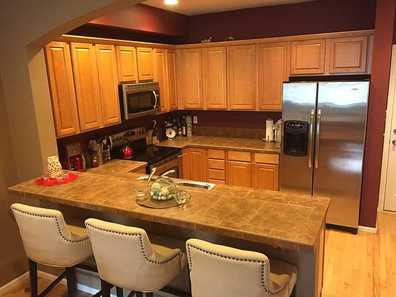 Beautiful bar/kitchen