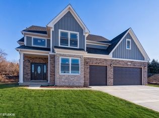 100 Gloria Dr, Elgin, IL 60120