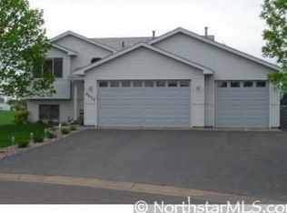 6633 Founders Pkwy N, Brooklyn Park, MN 55445
