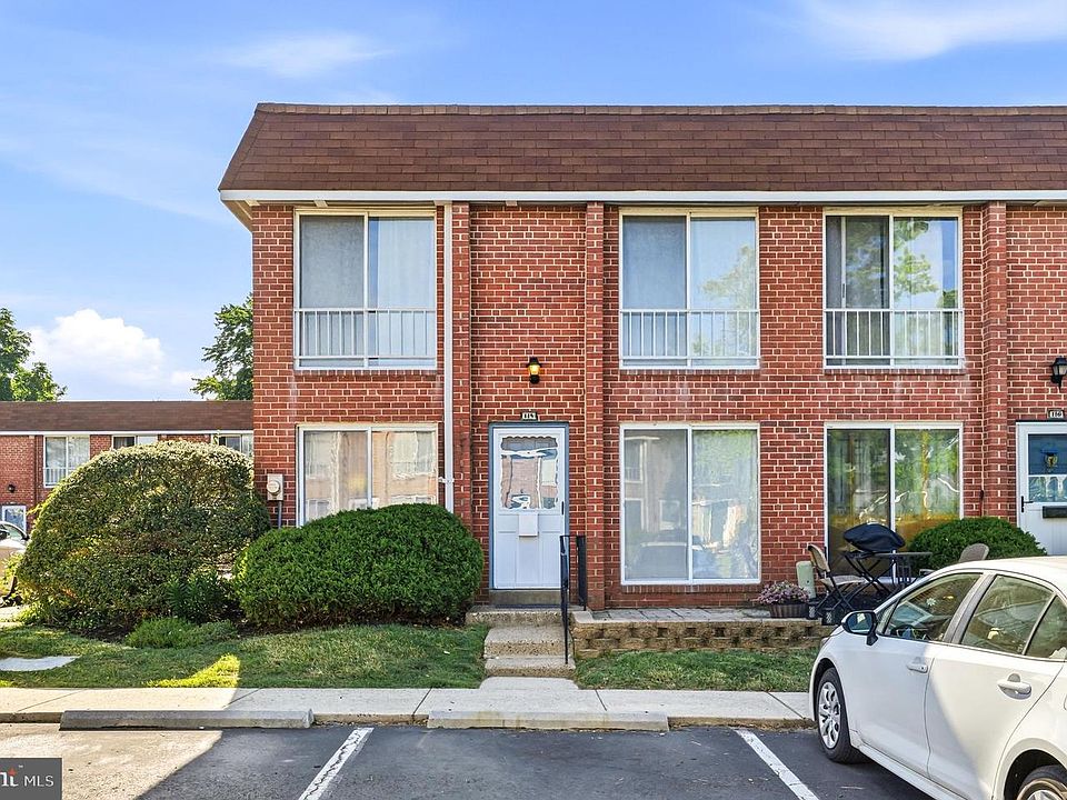 1st image of 114 Lexington Ct