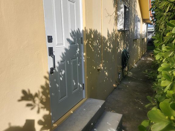 2nd image of 6265 SW 31st St