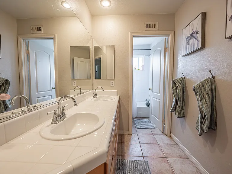 341 Calle De Adele — Photo 42