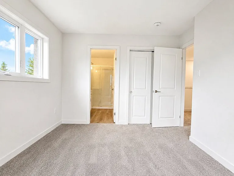 824 Woolwich St #110 — Photo 17