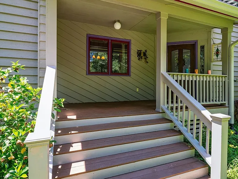 206 Lisa Dr — Photo 2