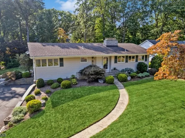 5 Deer Path, Green Brook Twp., NJ 08812