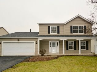 2320 Newport Dr, Naperville, IL