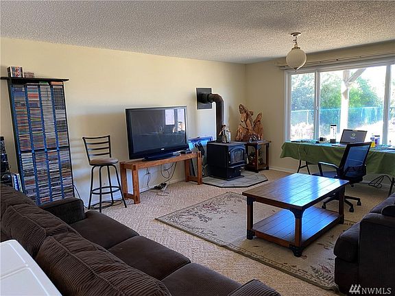 3rd image of 545 Sand Dune Ave SW