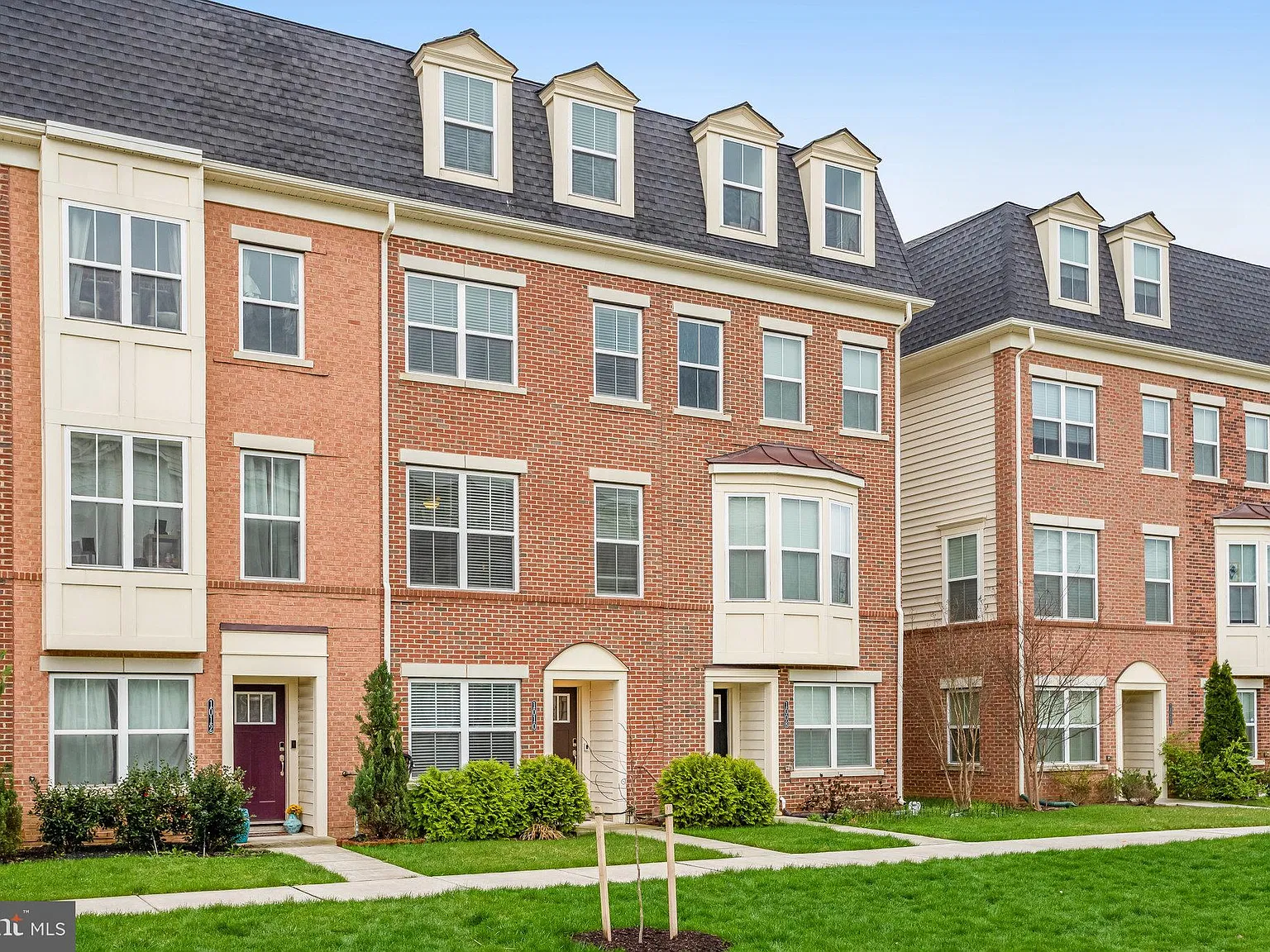 3 bed, 4.0 bath, 1604 sqft, $2,795 — Photo 4