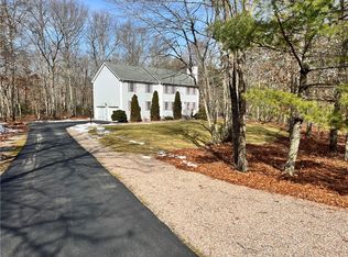5 Elizabeth Ct, Hope Valley, RI 02832