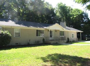 104 James St, Lexington, NC 27295