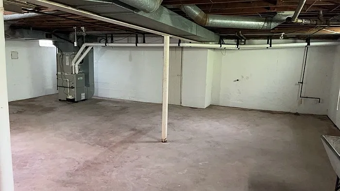 1076 Sherwood Dr — Photo 31
