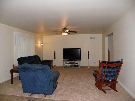 Relaxing Family Room