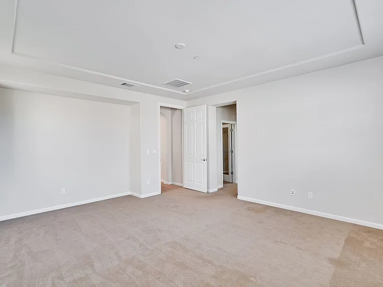 104 Alden Ct — Photo 31