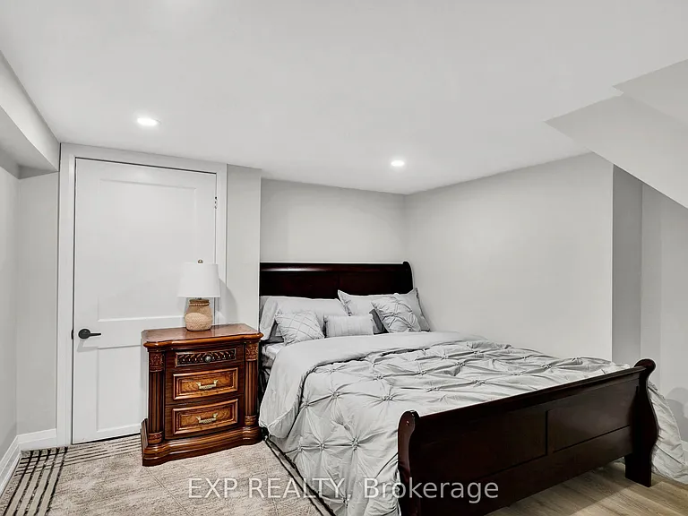 448 Dougall Ave #B — Photo 13
