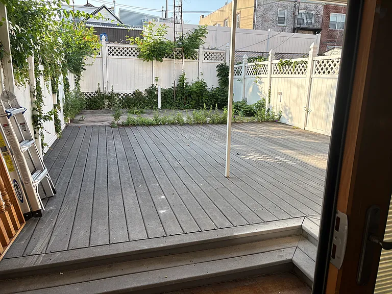 21 Bay 13th St — Photo 7