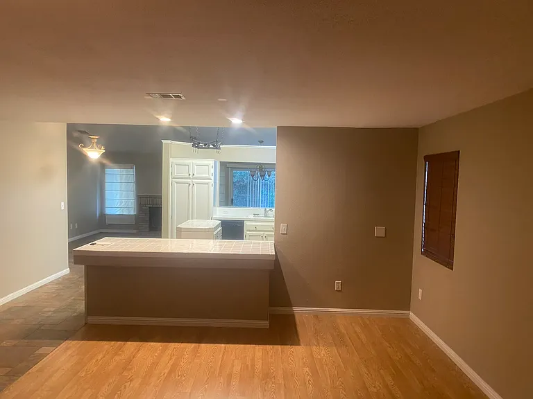 5344 W Sunnyside Ct — Photo 4
