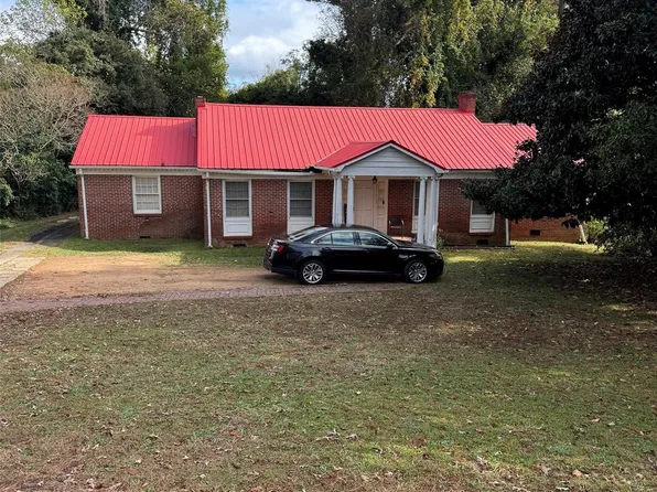 220 Woodside Dr, Wadesboro, NC 28170