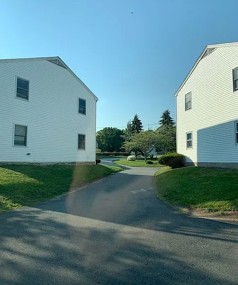 1745 Boston Post Rd — Photo 6